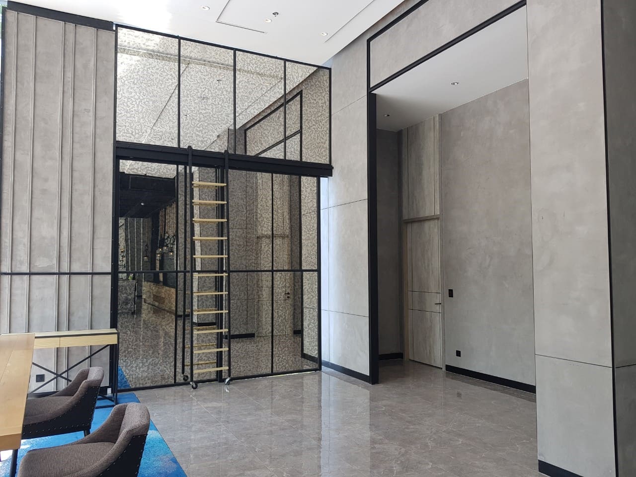 Decorative Paint - Holliday inn sriracha